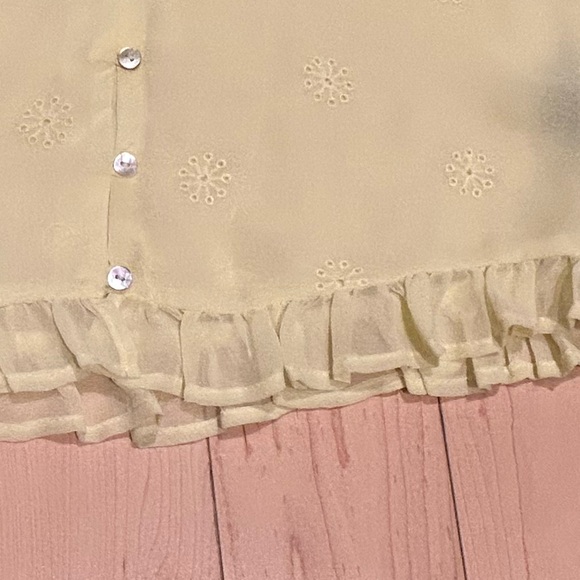 Suzy shier yellow top- Size S - Picture 7 of 7